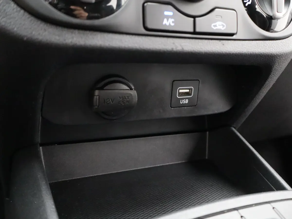 1.0 Comfort | Alarm klasse 1(startblokkering) | Apple Carplay/Android Auto|telefoonintegratie premium | Armsteun voor