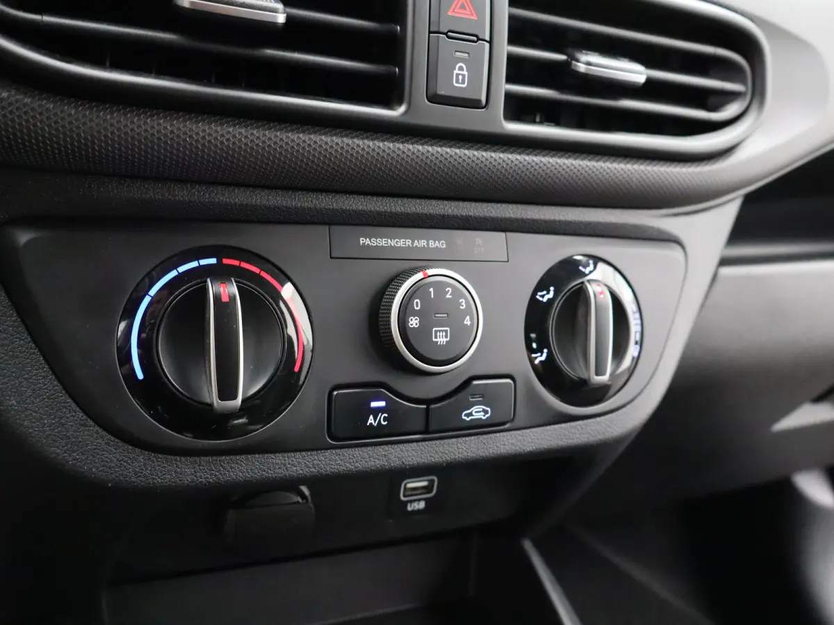 1.0 Comfort | Alarm klasse 1(startblokkering) | Apple Carplay/Android Auto|telefoonintegratie premium | Armsteun voor