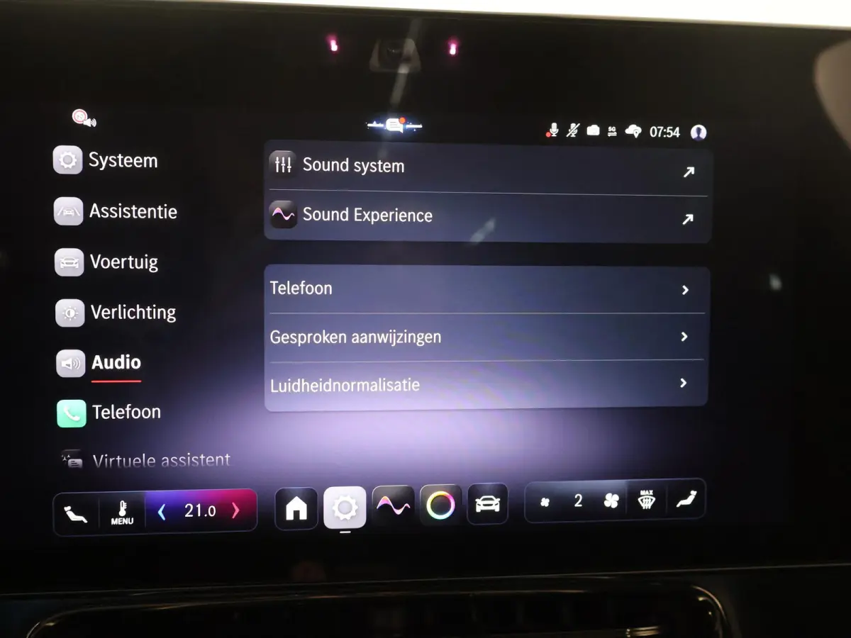 180 Business Solution AMG | Panoramadak | Stoelverwarming | Dodehoekassistent | Achteruitrijcamera |