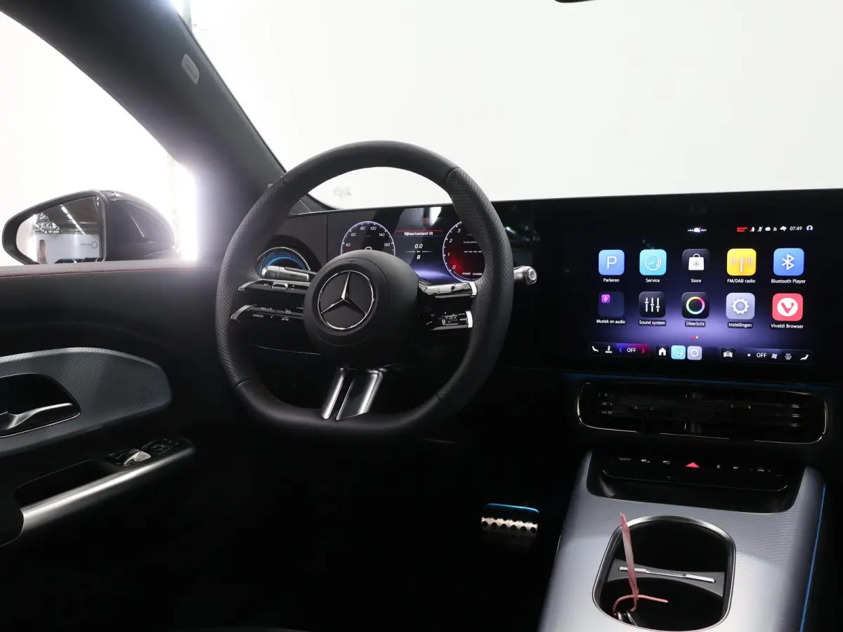 180 Business Solution AMG | Panoramadak | Stoelverwarming | Dodehoekassistent | Achteruitrijcamera |