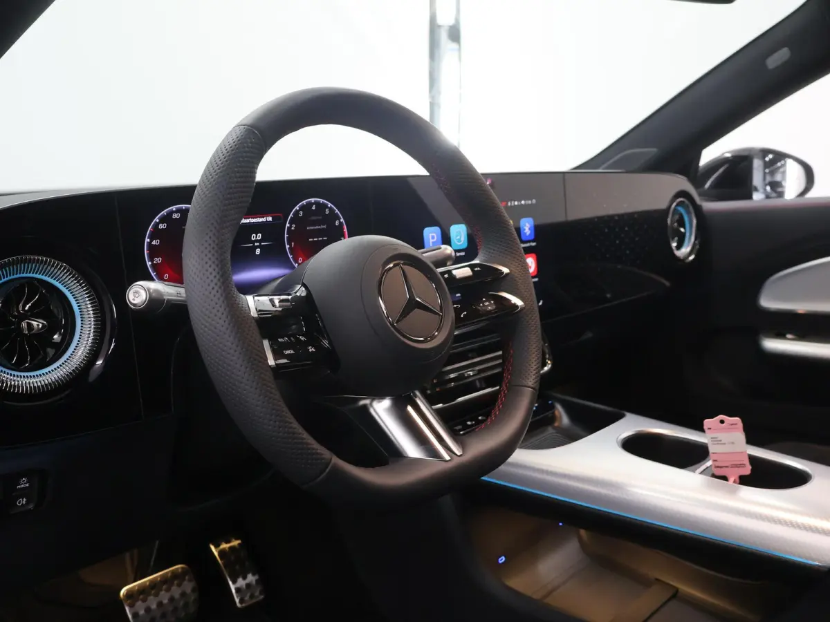 180 Business Solution AMG | Panoramadak | Stoelverwarming | Dodehoekassistent | Achteruitrijcamera |
