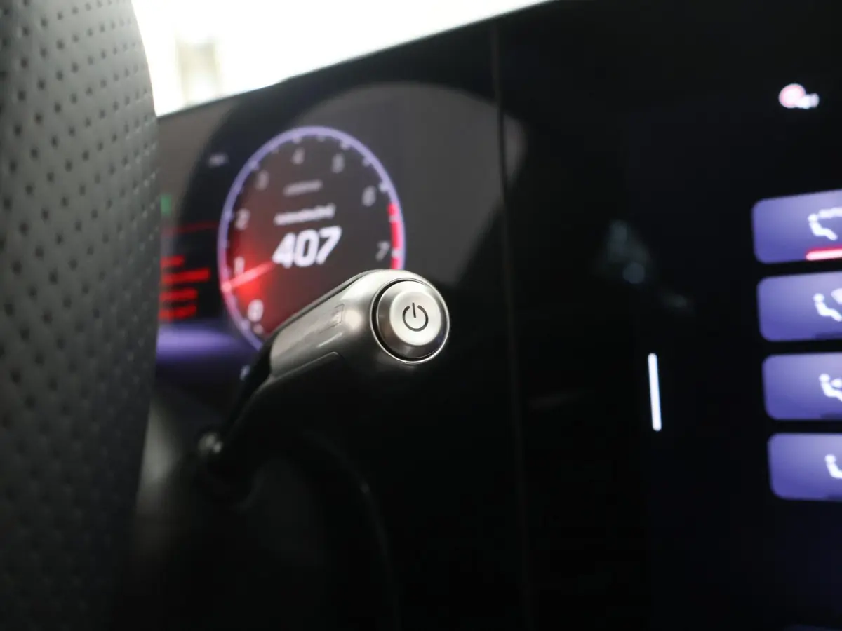180 Business Solution AMG | Panoramadak | Stoelverwarming | Dodehoekassistent | Achteruitrijcamera |