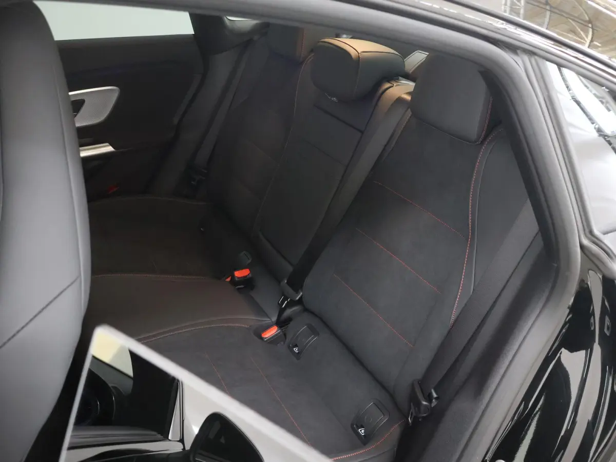180 Business Solution AMG | Sportstoelen | Trekhaak | Stoelverwarming |