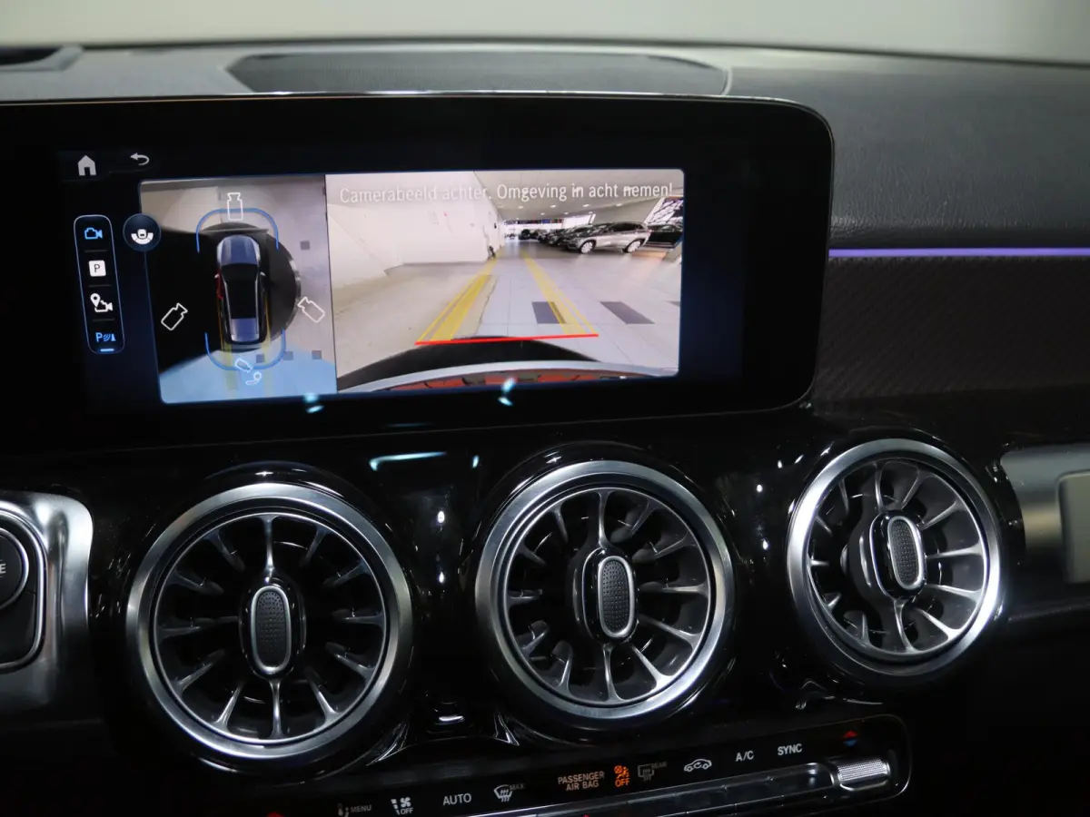 180 Business Solution AMG | AMG Line Plus pakket | Panoramaschuifdak | Winterpakket | Trekhaak | 20” AMG velgen |