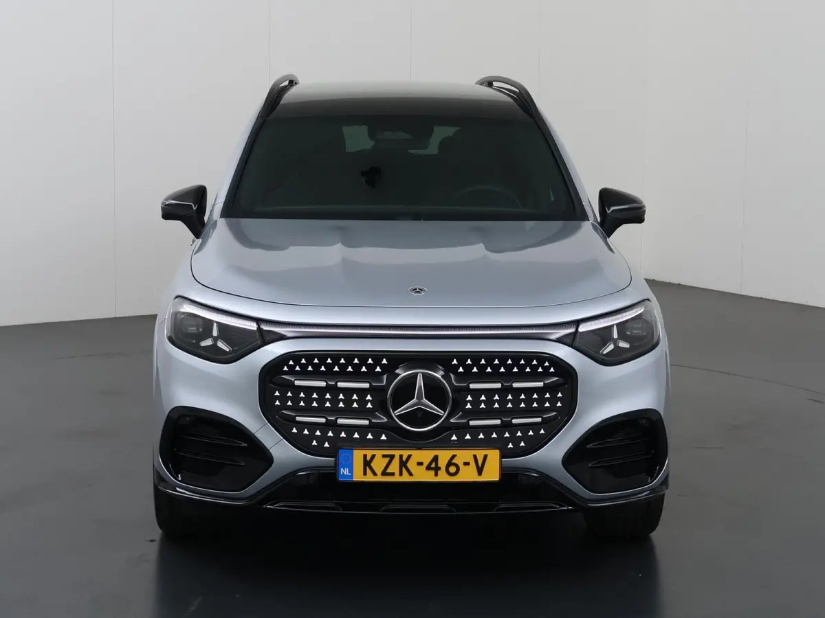250+ Business Solution AMG 85.5 kWh | Premium Pakket | 20" LM velgen | Night Pakket | Sportstoelen | Superscreen |