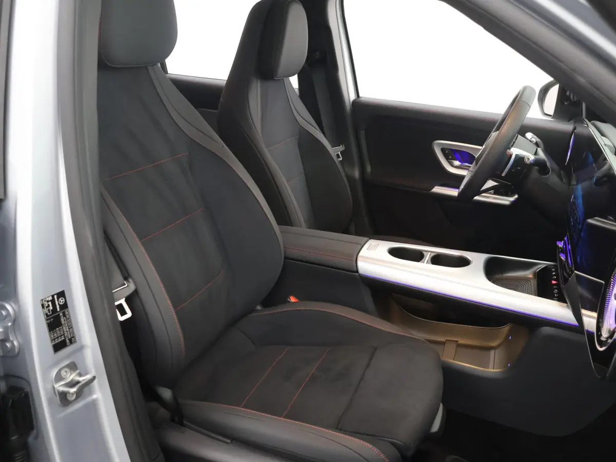 250+ Business Solution AMG 85.5 kWh | Premium Pakket | 20" LM velgen | Night Pakket | Sportstoelen | Superscreen |