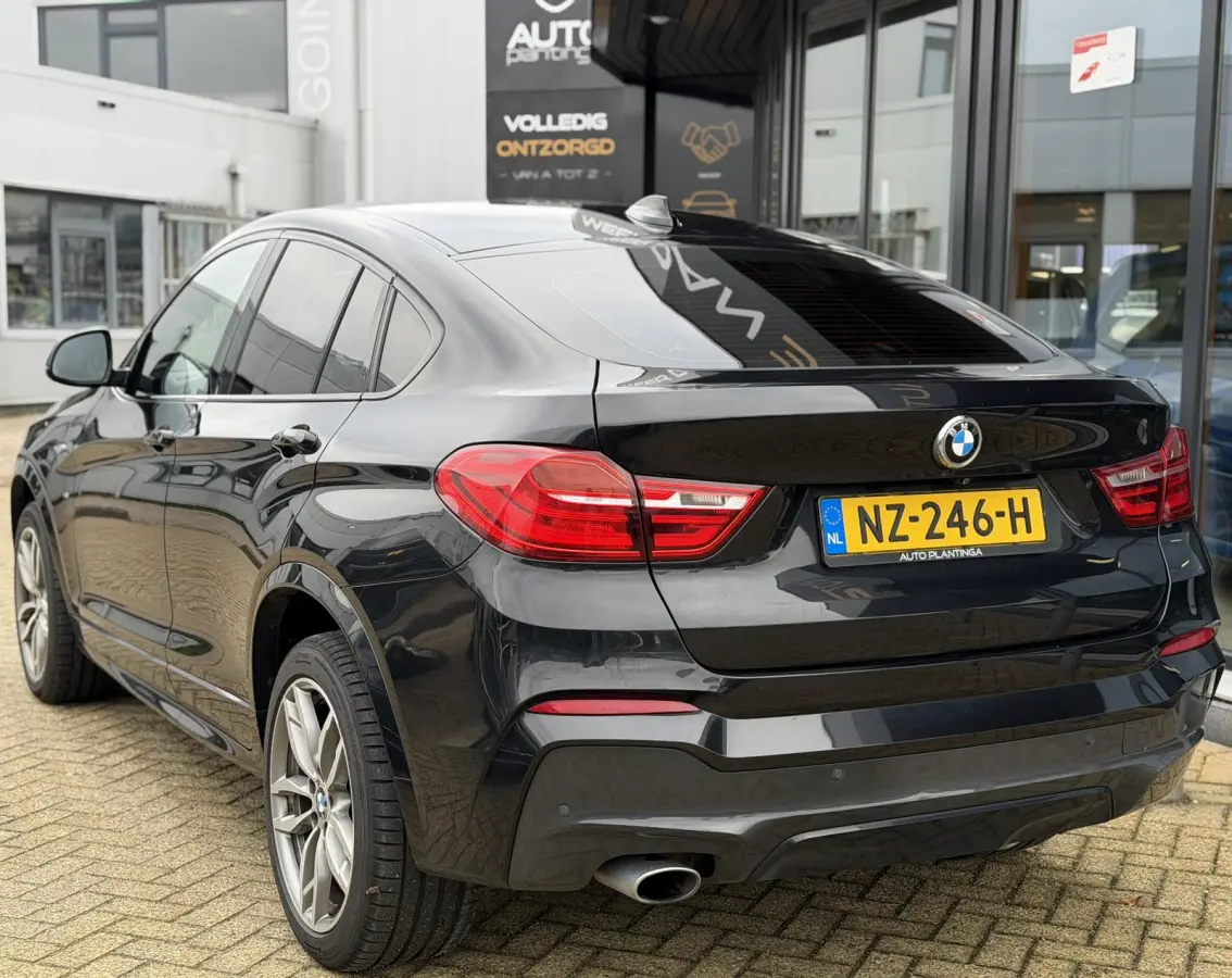 xDrive20d Centennial High Executive 190PK | Zeer Nette Staat! | PANO | M Pakket | Achteruitrijcamera | Elektrische Trekhaak | DAB+ | 19 Inch Lichtmetalen Velgen met 4 Nieuwe Banden | Lederen