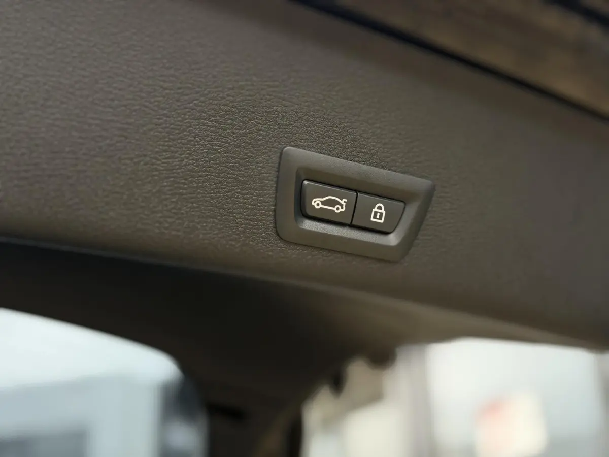 xDrive20d Centennial High Executive 190PK | Zeer Nette Staat! | PANO | M Pakket | Achteruitrijcamera | Elektrische Trekhaak | DAB+ | 19 Inch Lichtmetalen Velgen met 4 Nieuwe Banden | Lederen