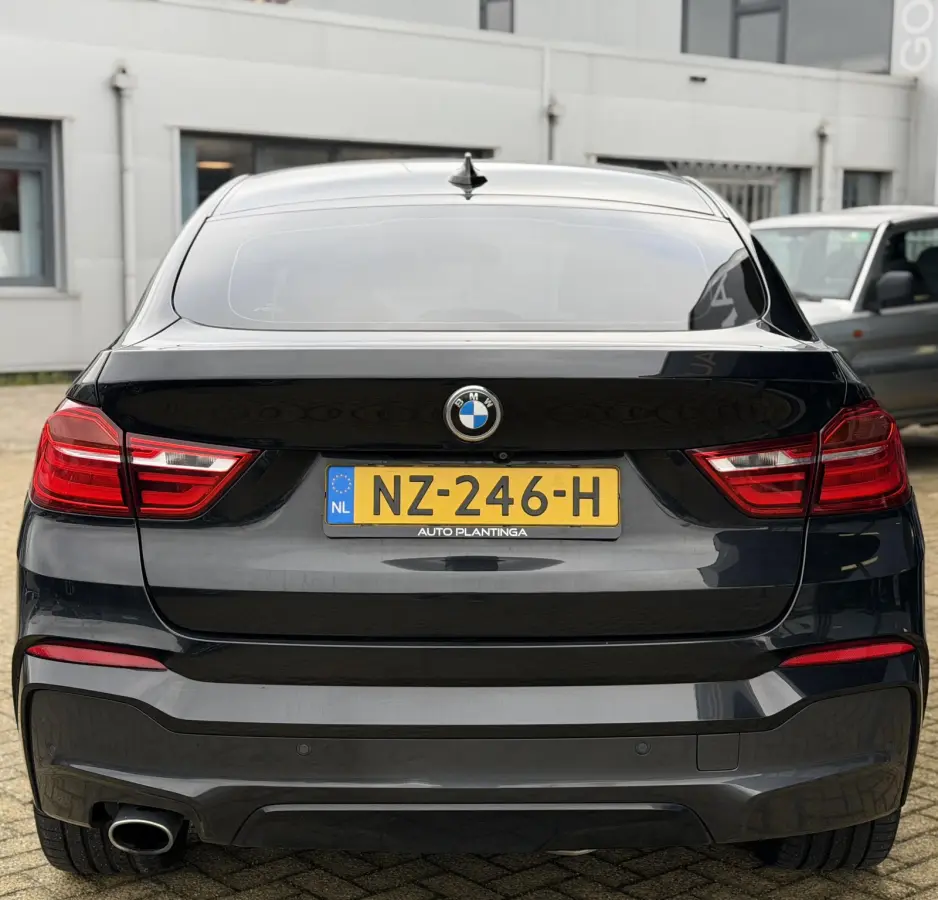 xDrive20d Centennial High Executive 190PK | Zeer Nette Staat! | PANO | M Pakket | Achteruitrijcamera | Elektrische Trekhaak | DAB+ | 19 Inch Lichtmetalen Velgen met 4 Nieuwe Banden | Lederen