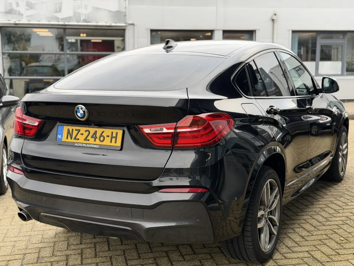 xDrive20d Centennial High Executive 190PK | Zeer Nette Staat! | PANO | M Pakket | Achteruitrijcamera | Elektrische Trekhaak | DAB+ | 19 Inch Lichtmetalen Velgen met 4 Nieuwe Banden | Lederen