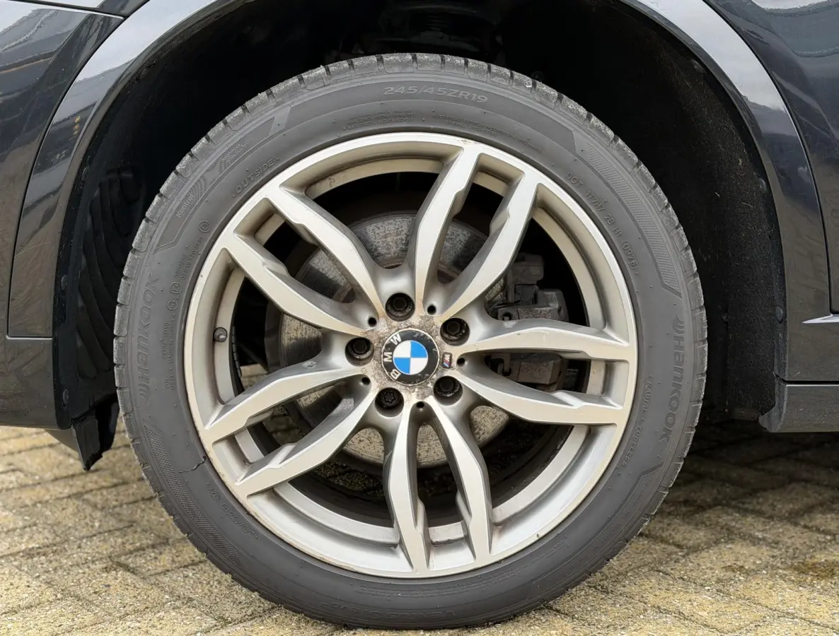xDrive20d Centennial High Executive 190PK | Zeer Nette Staat! | PANO | M Pakket | Achteruitrijcamera | Elektrische Trekhaak | DAB+ | 19 Inch Lichtmetalen Velgen met 4 Nieuwe Banden | Lederen