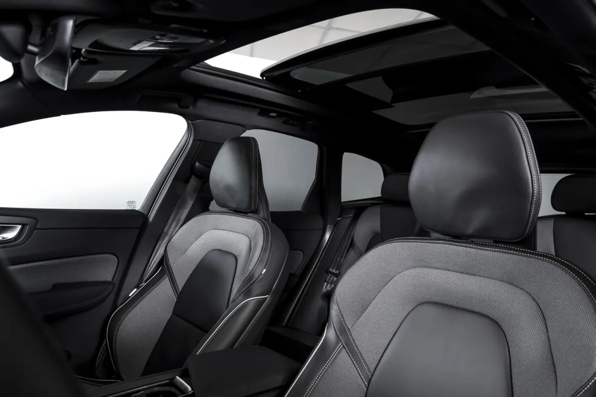 2.0 T8 Plug-in hybrid AWD Plus Black Edition | S/K Panodak | 360 Camera | Head-Up | Harman/Kardon | Dig.  Cockpit | Adapt. Cruise | Stoel-+Stuurverw. | NAV+App.Connect | Auto.Airco | LM 21" 