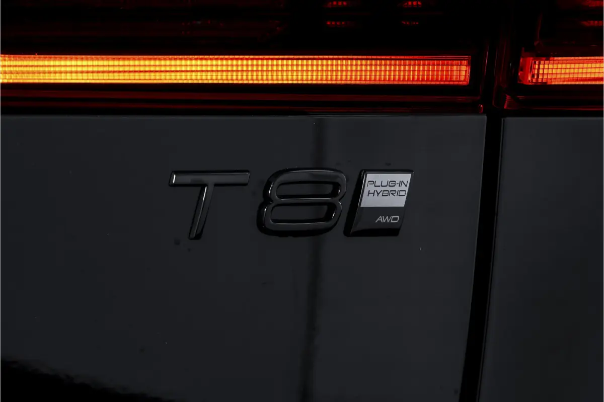 2.0 T8 Plug-in hybrid AWD Plus Black Edition | S/K Panodak | 360 Camera | Head-Up | Harman/Kardon | Dig.  Cockpit | Adapt. Cruise | Stoel-+Stuurverw. | NAV+App.Connect | Auto.Airco | LM 21" 