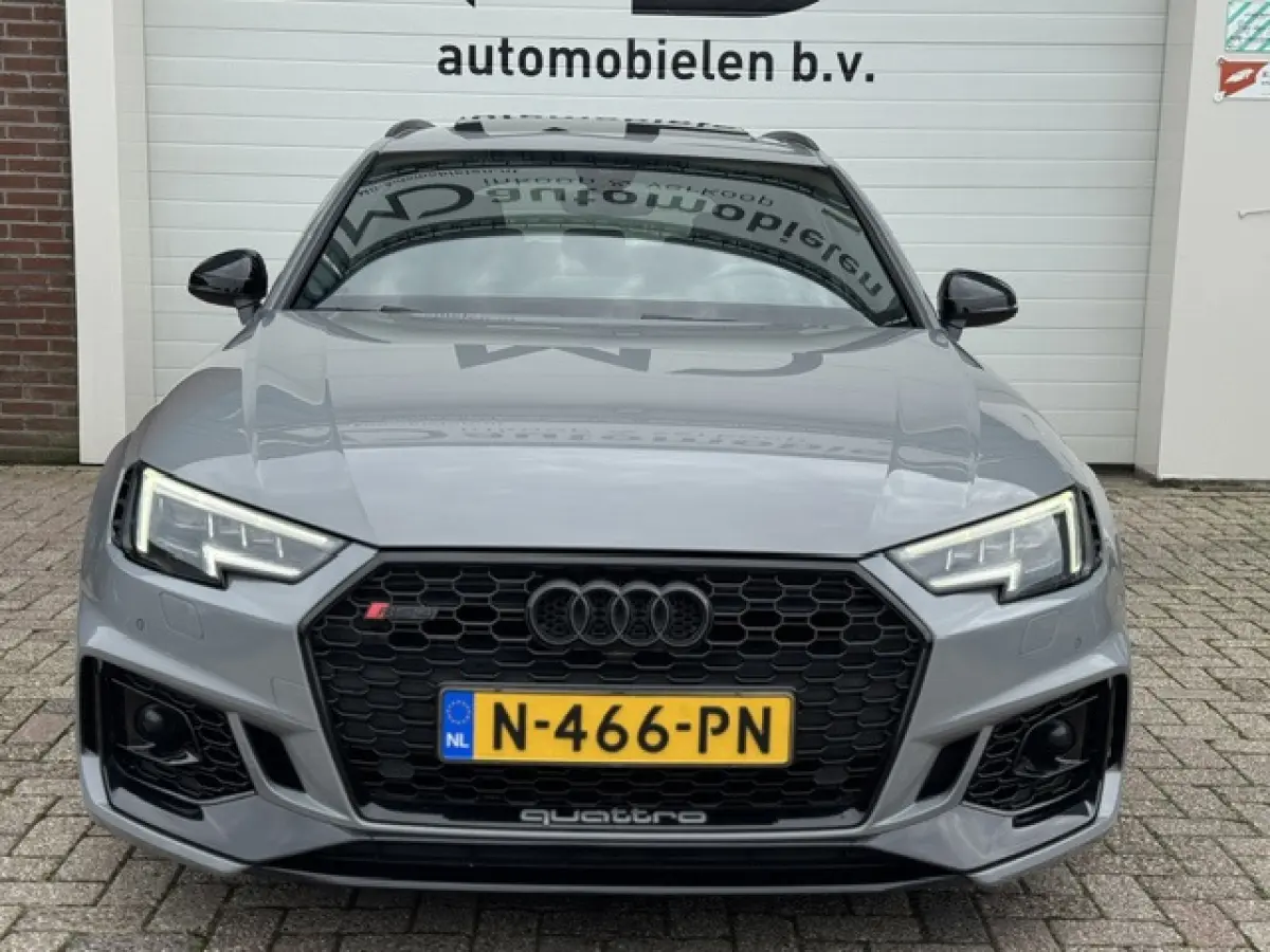 2.9 TFSI RS 4 quattro - Dealer onderhouden - Volledig origineel - Ceramic remmen - Panorama dak - NardoGrey -Massage