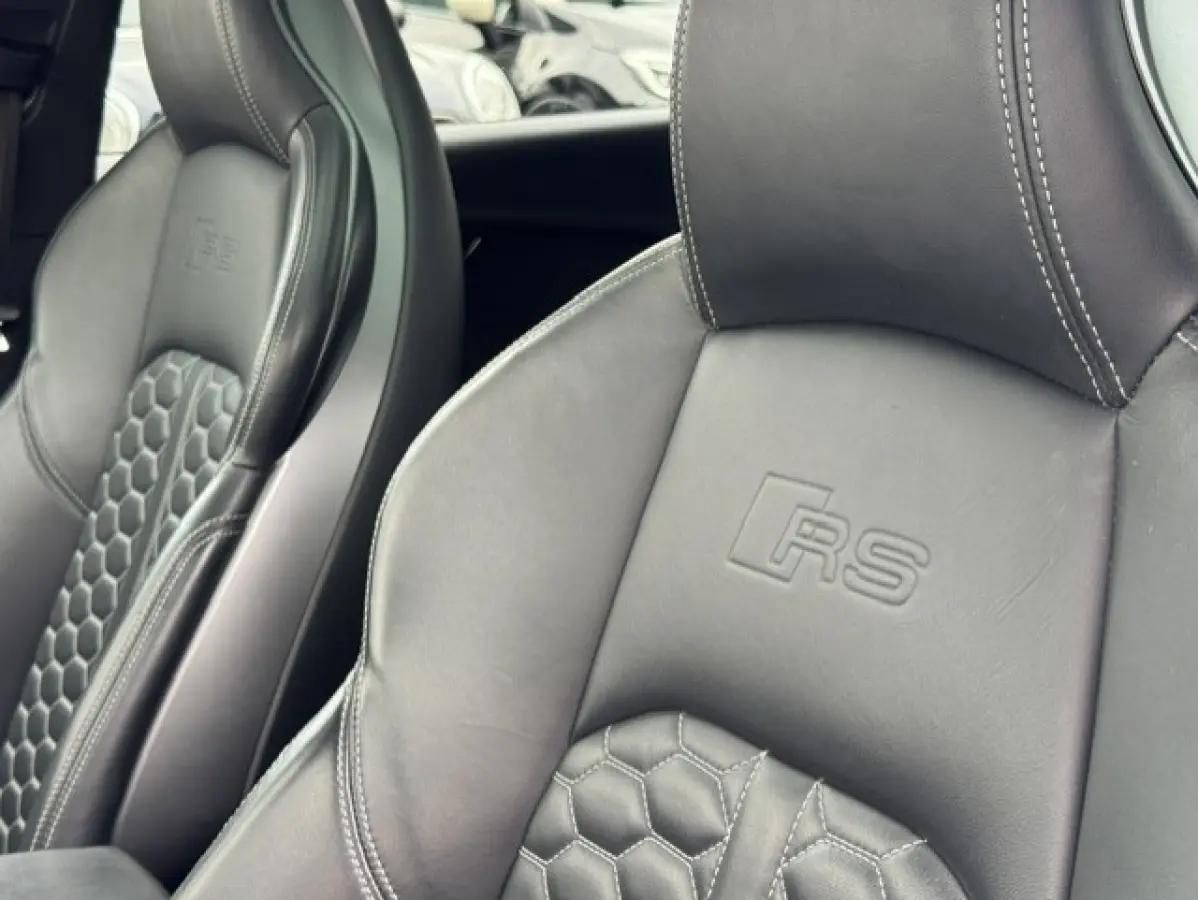 2.9 TFSI RS 4 quattro - Dealer onderhouden - Volledig origineel - Ceramic remmen - Panorama dak - NardoGrey -Massage
