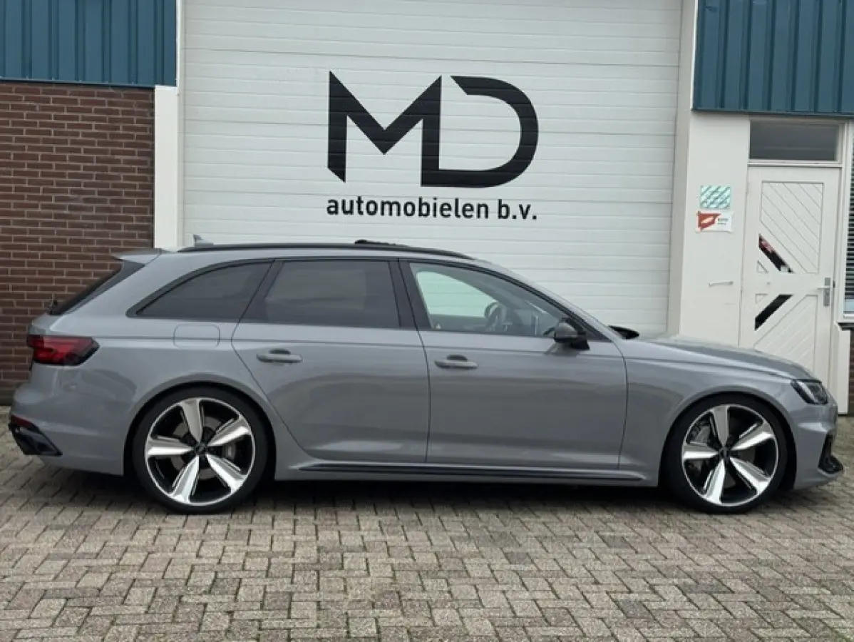 2.9 TFSI RS 4 quattro - Dealer onderhouden - Volledig origineel - Ceramic remmen - Panorama dak - NardoGrey -Massage