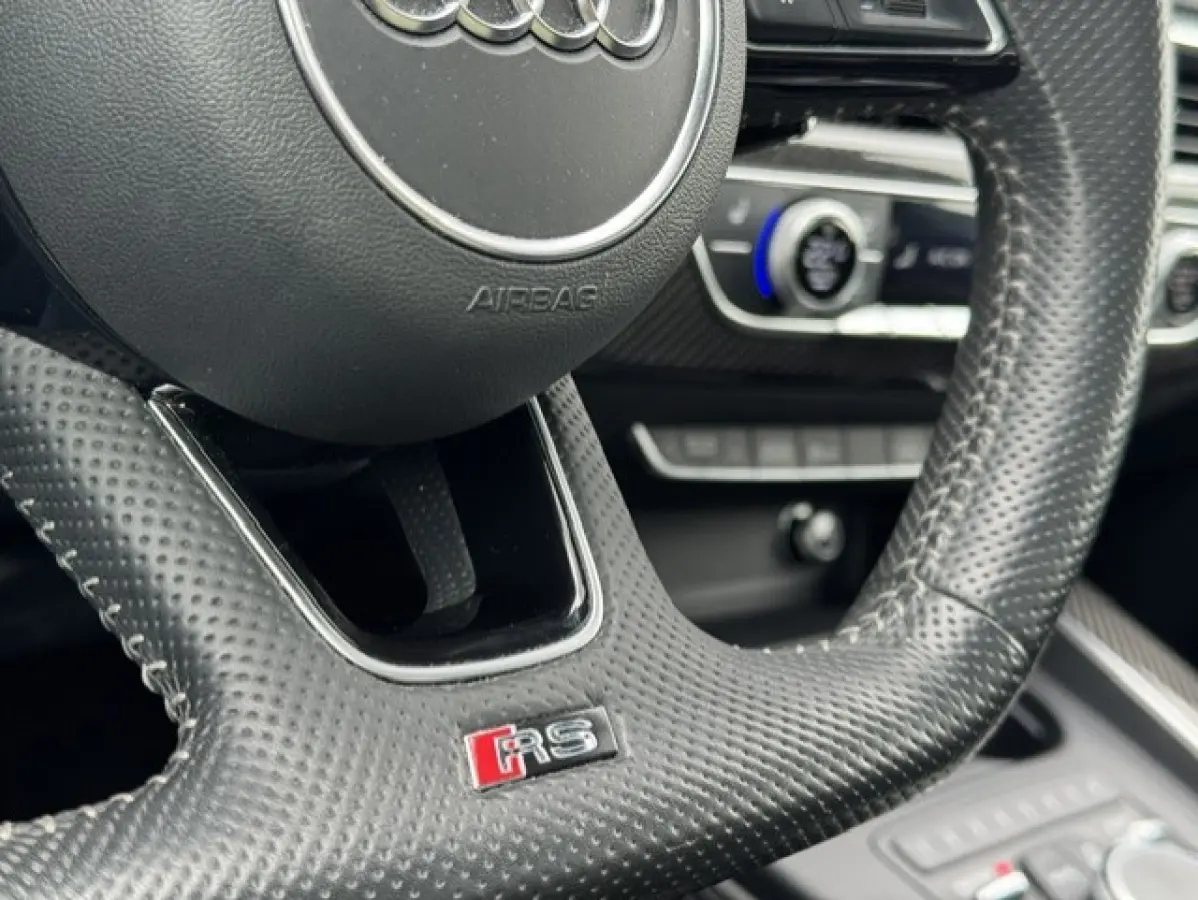 2.9 TFSI RS 4 quattro - Dealer onderhouden - Volledig origineel - Ceramic remmen - Panorama dak - NardoGrey -Massage