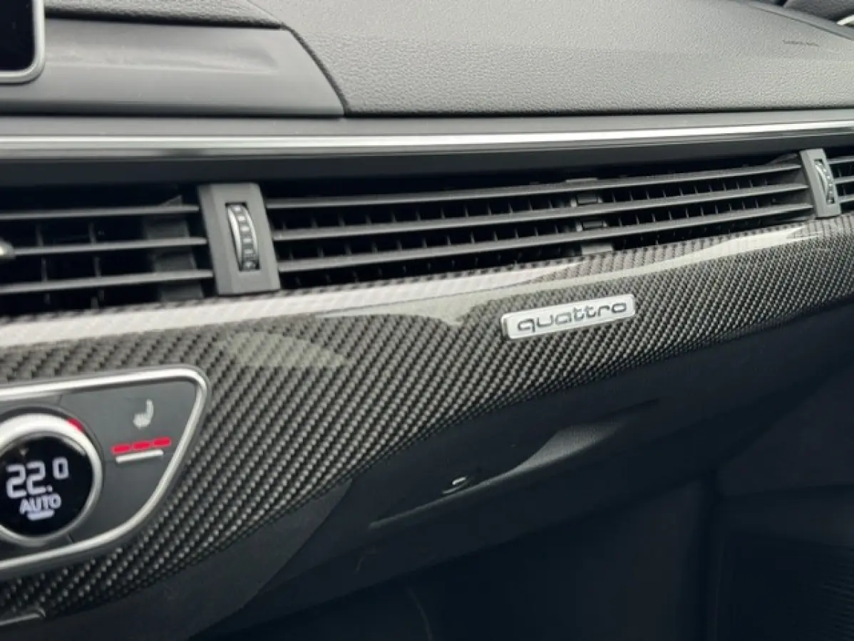 2.9 TFSI RS 4 quattro - Dealer onderhouden - Volledig origineel - Ceramic remmen - Panorama dak - NardoGrey -Massage