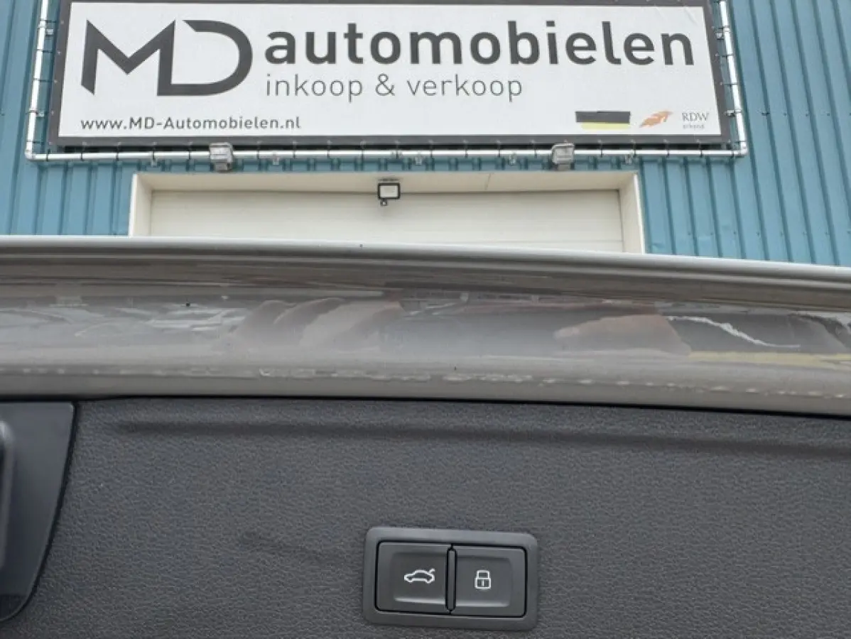 2.9 TFSI RS 4 quattro - Dealer onderhouden - Volledig origineel - Ceramic remmen - Panorama dak - NardoGrey -Massage