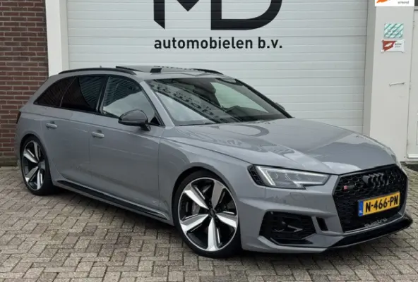 2.9 TFSI RS 4 quattro - Dealer onderhouden - Volledig origineel - Ceramic remmen - Panorama dak - NardoGrey -Massage