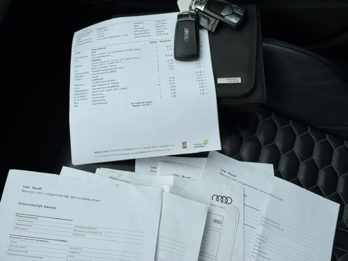 2.9 TFSI RS 4 quattro - Dealer onderhouden - Volledig origineel - Ceramic remmen - Panorama dak - NardoGrey -Massage