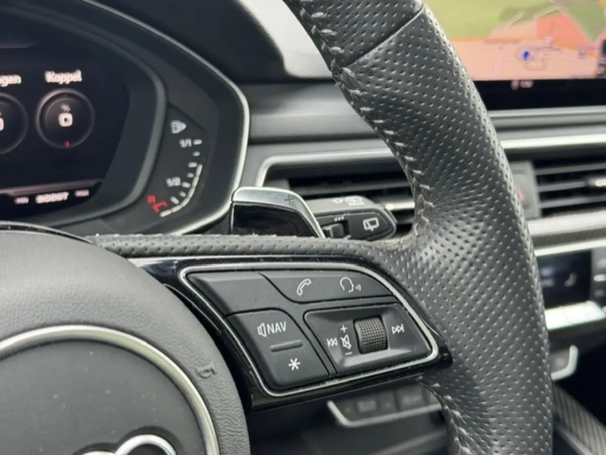 2.9 TFSI RS 4 quattro - Dealer onderhouden - Volledig origineel - Ceramic remmen - Panorama dak - NardoGrey -Massage