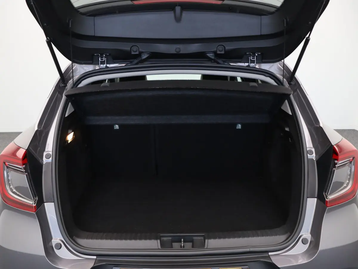 1.6 E-Tech Plug-in Hybrid 160 Intens | Adaptieve Cruise Control | Stuurwielverwarming | Navigatie | Achteruitrijcamera | Blinde Hoek Detectie