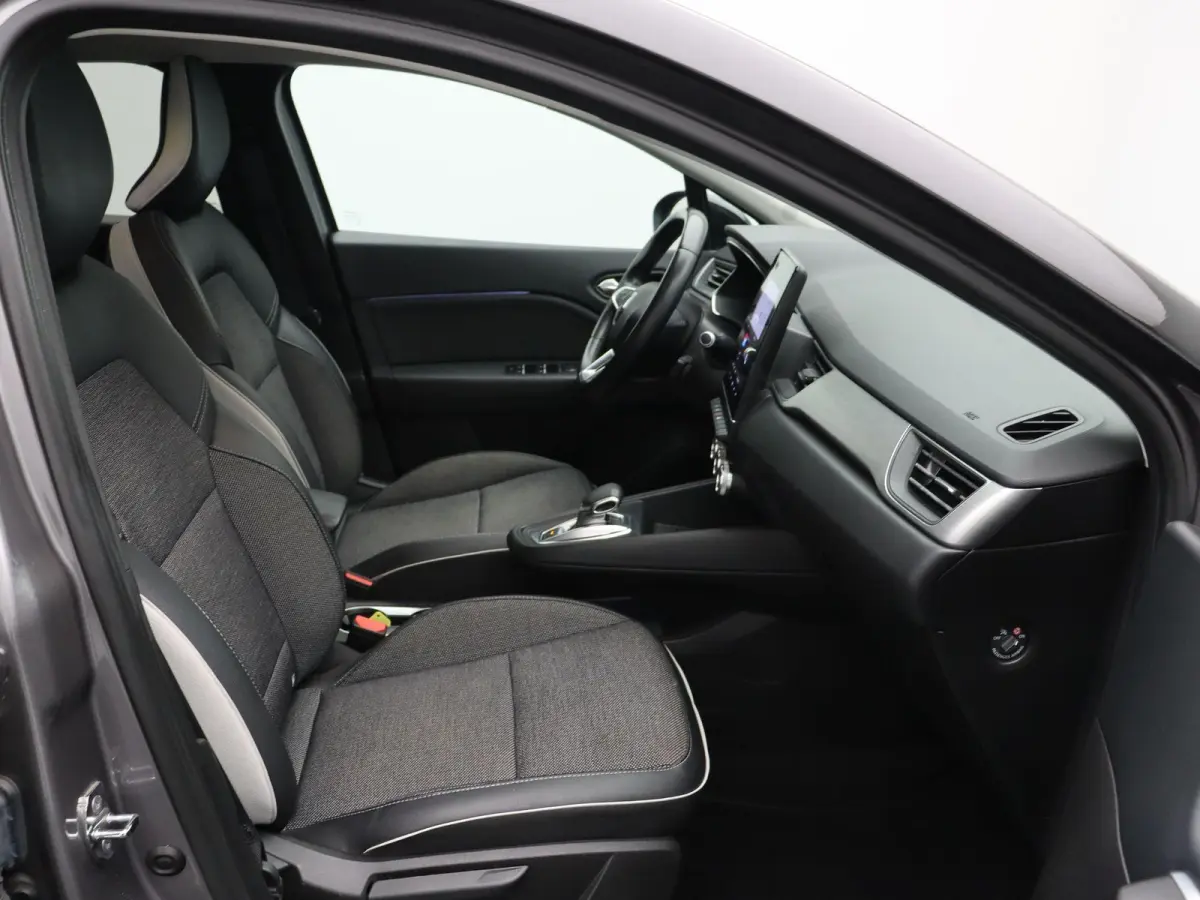 1.6 E-Tech Plug-in Hybrid 160 Intens | Adaptieve Cruise Control | Stuurwielverwarming | Navigatie | Achteruitrijcamera | Blinde Hoek Detectie