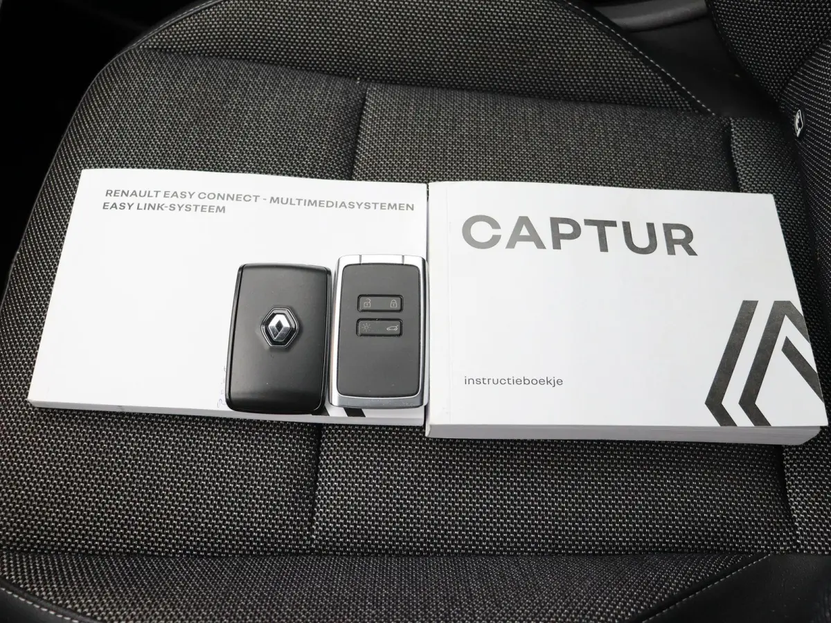 1.6 E-Tech Plug-in Hybrid 160 Intens | Adaptieve Cruise Control | Stuurwielverwarming | Navigatie | Achteruitrijcamera | Blinde Hoek Detectie