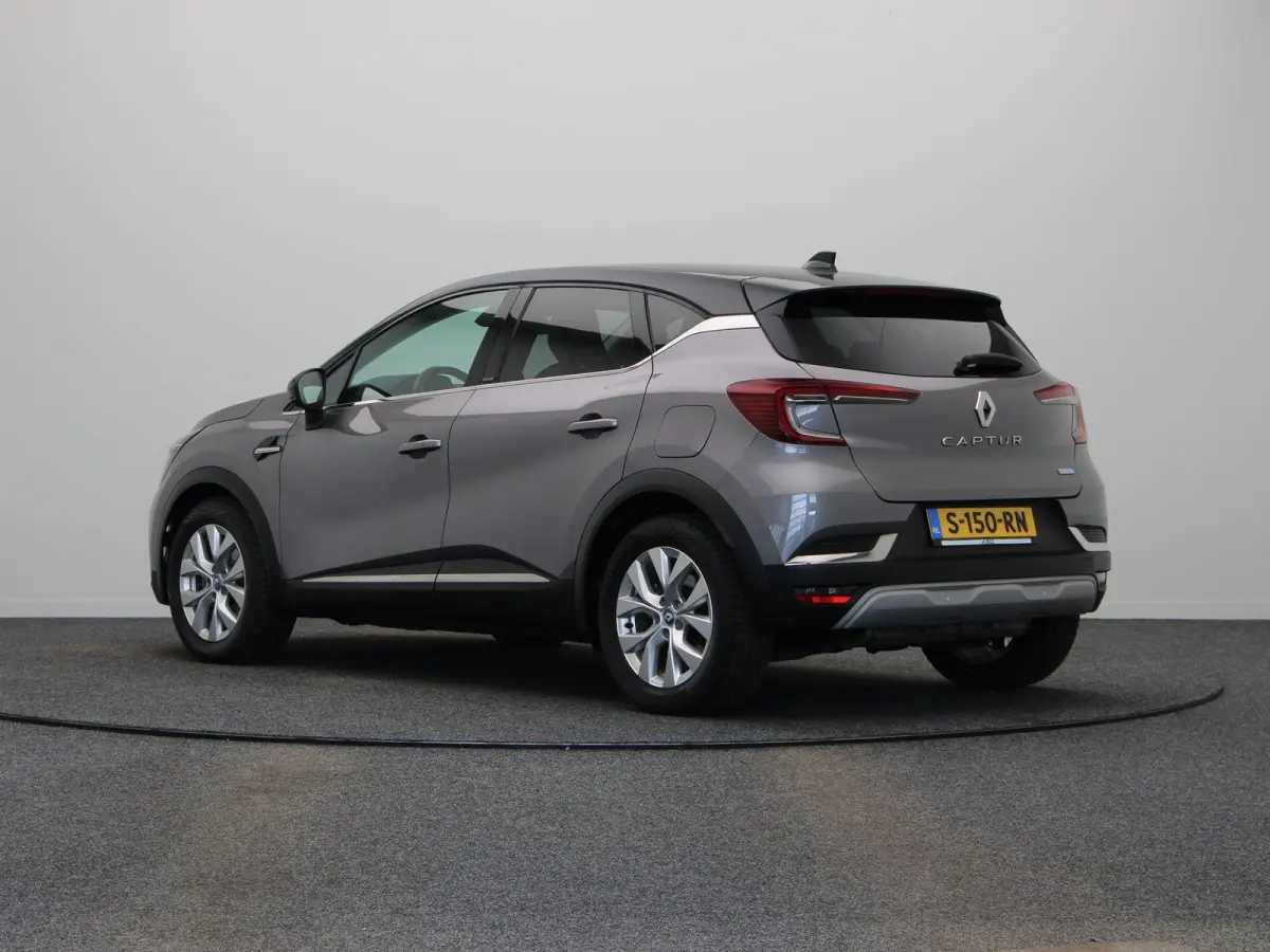 1.6 E-Tech Plug-in Hybrid 160 Intens | Adaptieve Cruise Control | Stuurwielverwarming | Navigatie | Achteruitrijcamera | Blinde Hoek Detectie