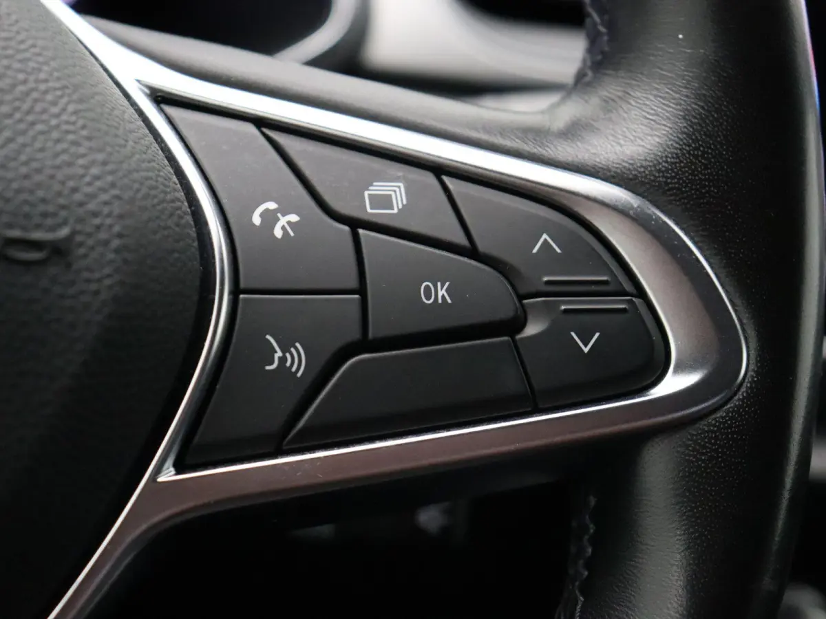 1.6 E-Tech Plug-in Hybrid 160 Intens | Adaptieve Cruise Control | Stuurwielverwarming | Navigatie | Achteruitrijcamera | Blinde Hoek Detectie