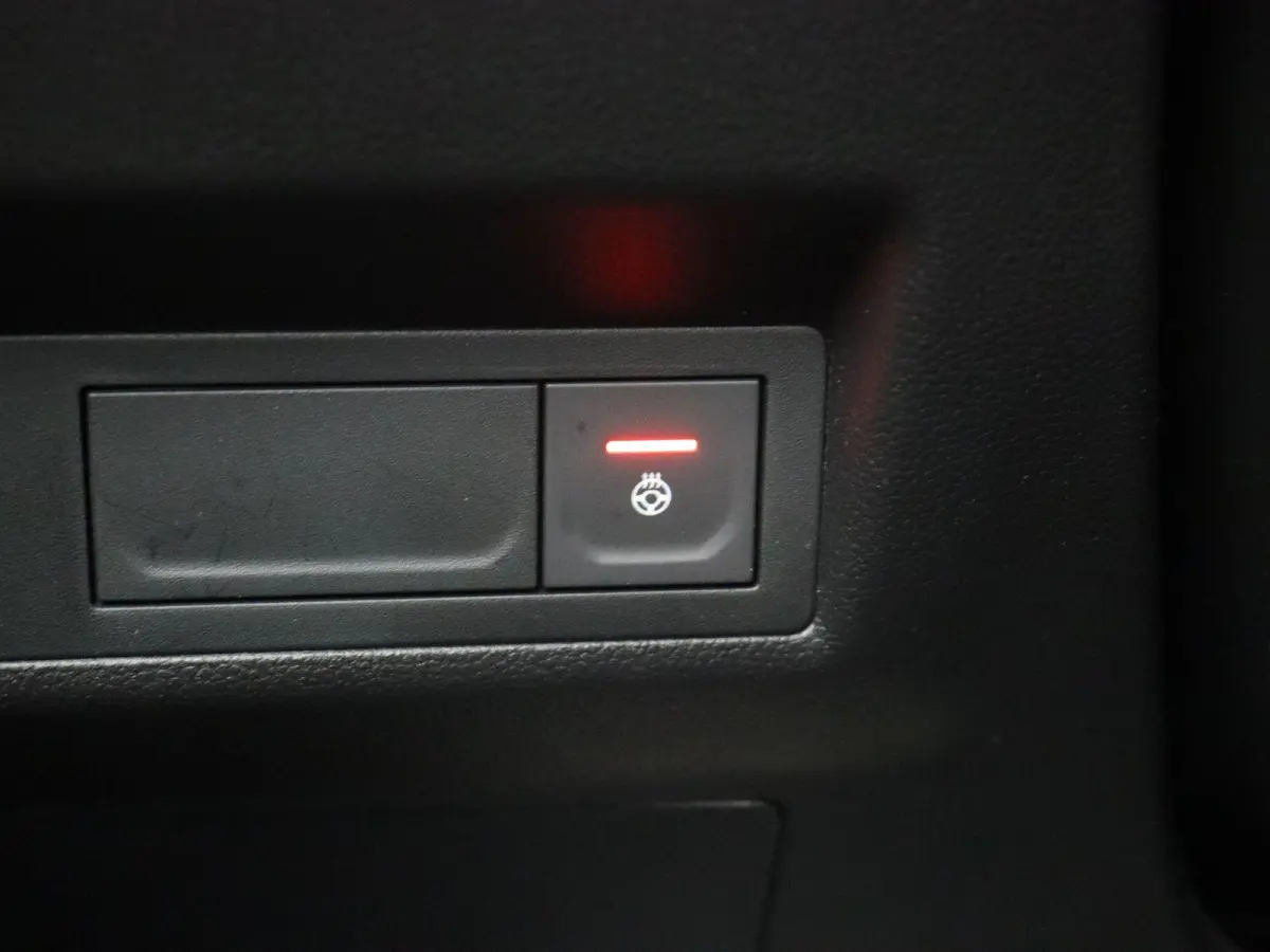 1.6 E-Tech Plug-in Hybrid 160 Intens | Adaptieve Cruise Control | Stuurwielverwarming | Navigatie | Achteruitrijcamera | Blinde Hoek Detectie