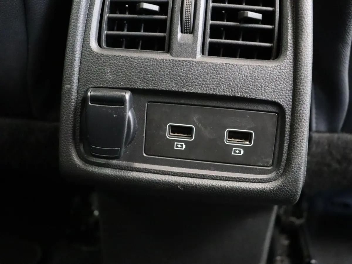 1.6 E-Tech Plug-in Hybrid 160 Intens | Adaptieve Cruise Control | Stuurwielverwarming | Navigatie | Achteruitrijcamera | Blinde Hoek Detectie