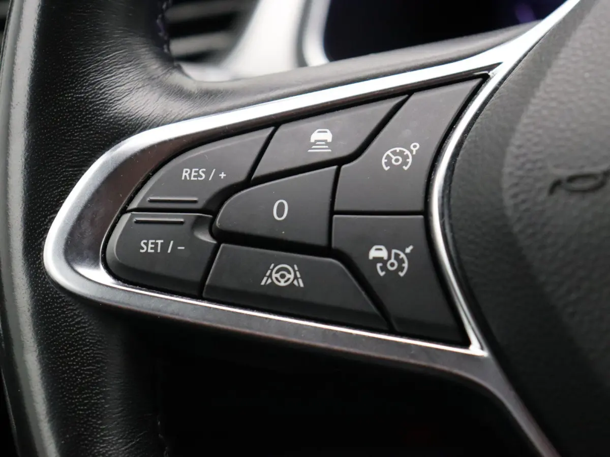 1.6 E-Tech Plug-in Hybrid 160 Intens | Adaptieve Cruise Control | Stuurwielverwarming | Navigatie | Achteruitrijcamera | Blinde Hoek Detectie