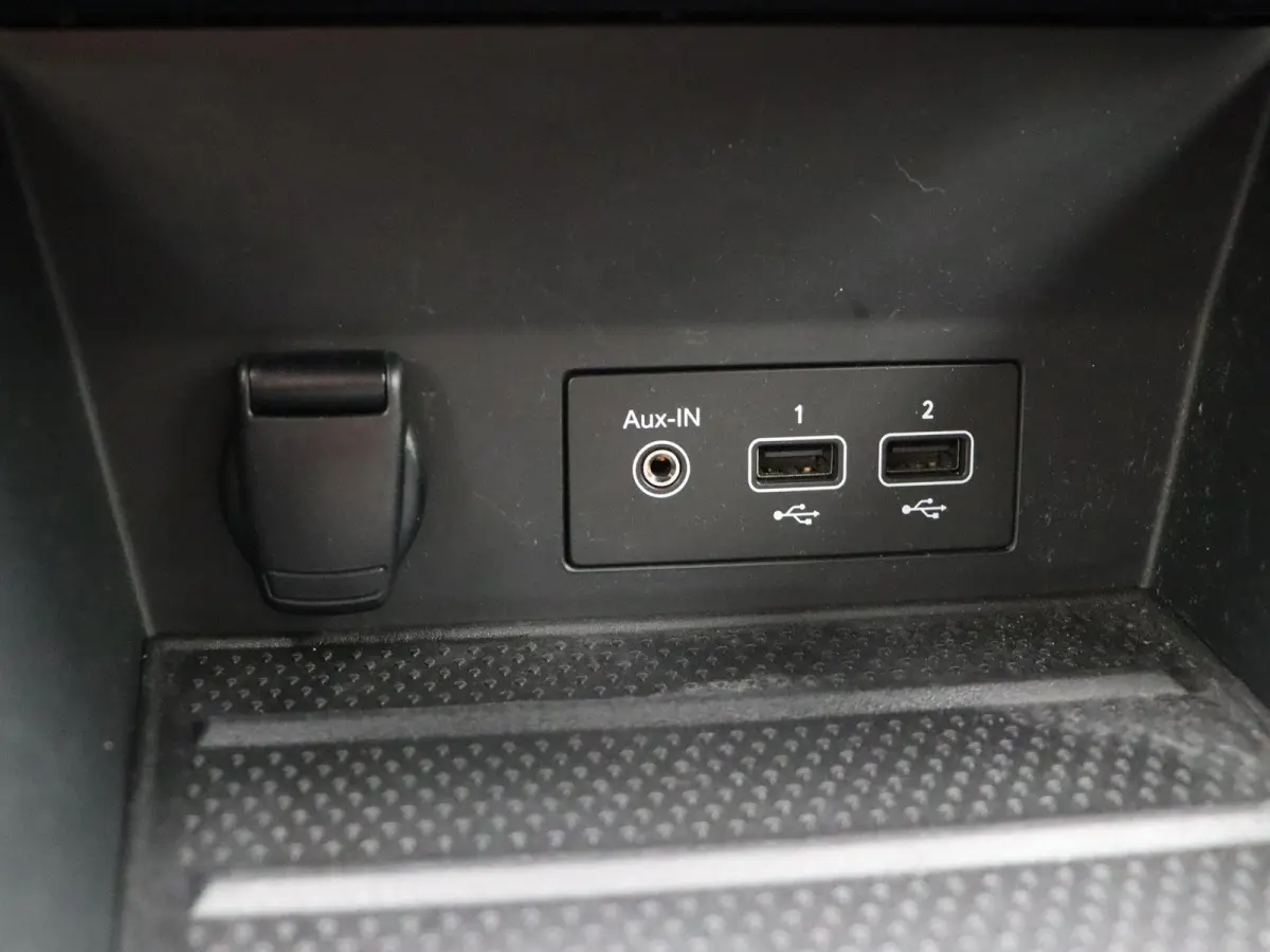 1.6 E-Tech Plug-in Hybrid 160 Intens | Adaptieve Cruise Control | Stuurwielverwarming | Navigatie | Achteruitrijcamera | Blinde Hoek Detectie