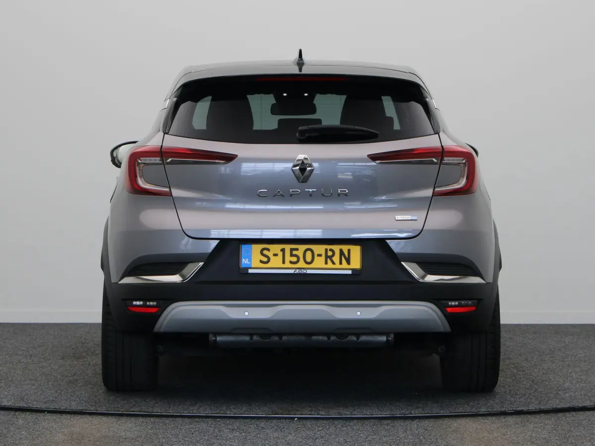 1.6 E-Tech Plug-in Hybrid 160 Intens | Adaptieve Cruise Control | Stuurwielverwarming | Navigatie | Achteruitrijcamera | Blinde Hoek Detectie