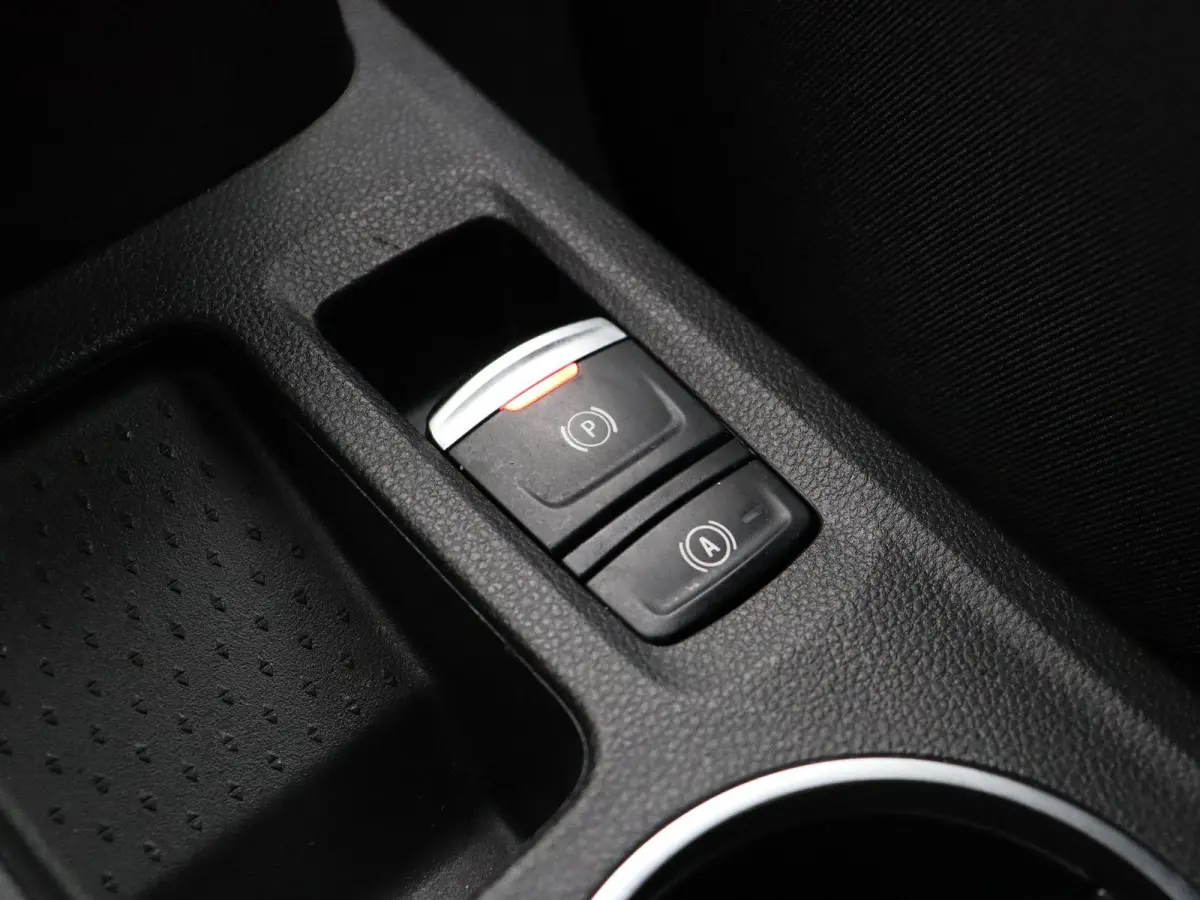 1.6 E-Tech Hybrid 145 Techno | Automaat | Climate control | Achteruitrijcamera | Cruise control |