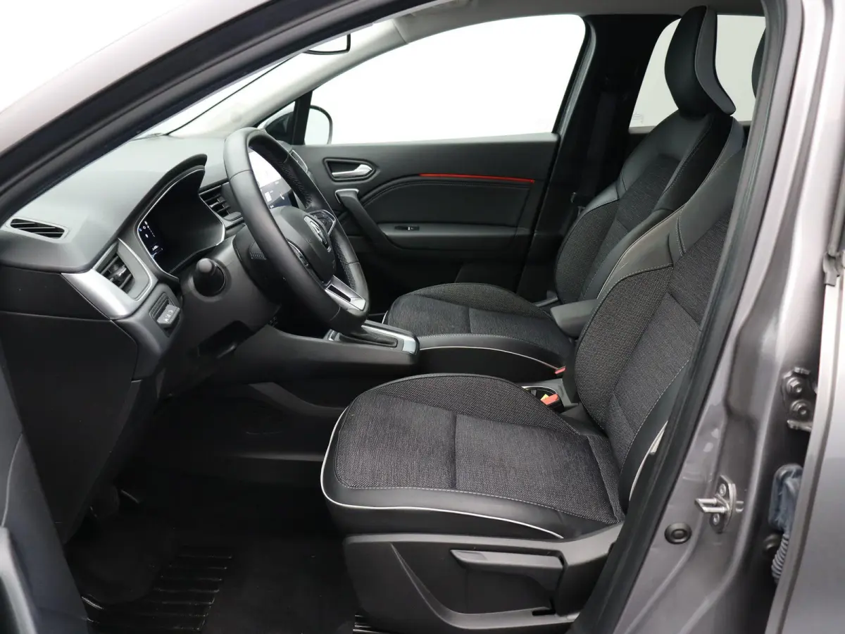 1.6 E-Tech Hybrid 145 Techno | Automaat | Climate control | Achteruitrijcamera | Cruise control |