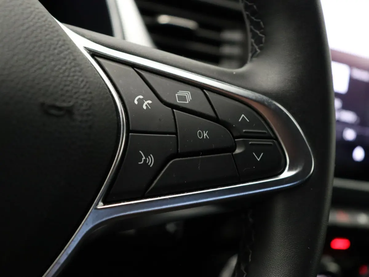 1.6 E-Tech Hybrid 145 Techno | Automaat | Climate control | Achteruitrijcamera | Cruise control |