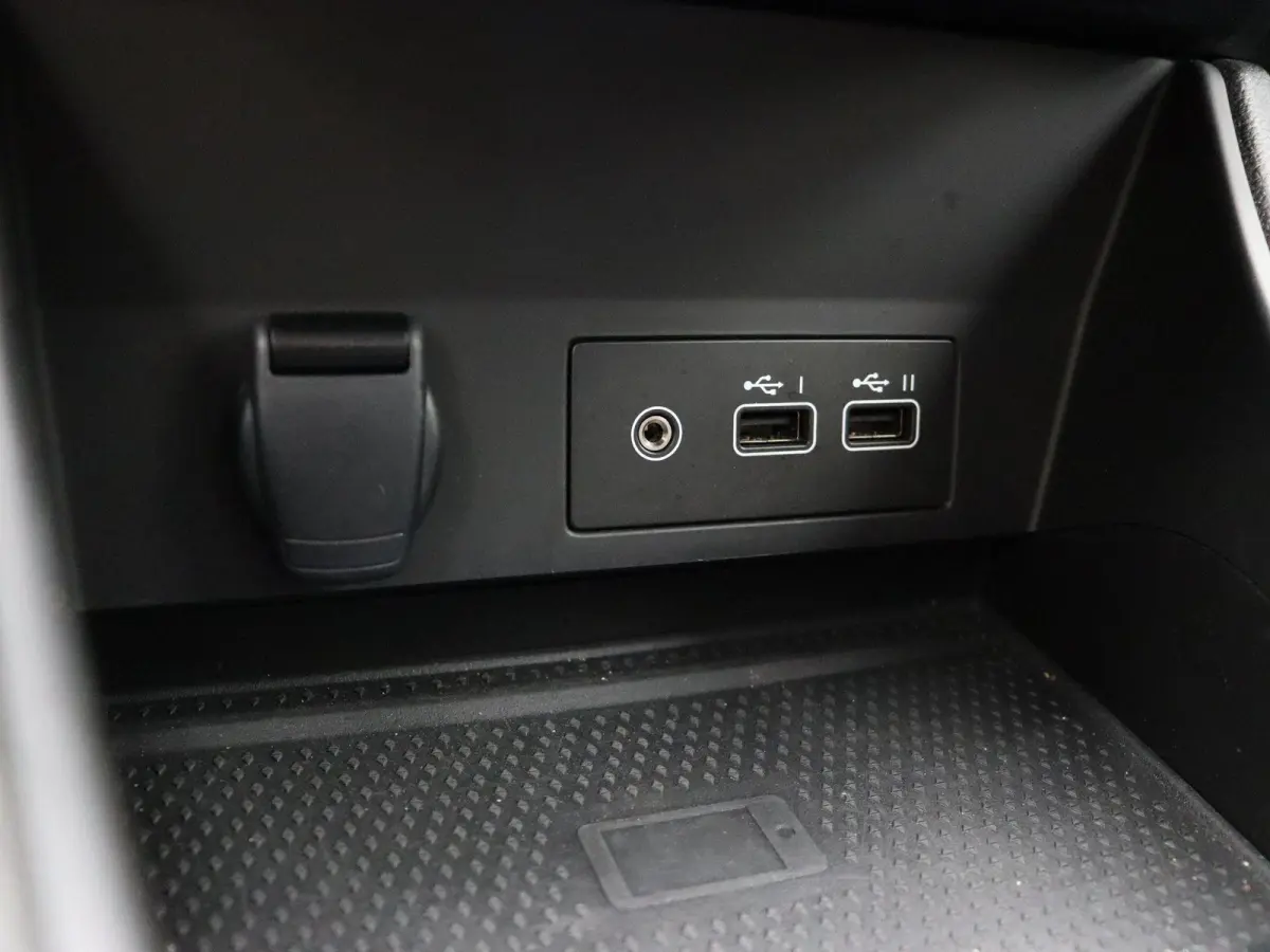 1.6 E-Tech Hybrid 145 Techno | Automaat | Climate control | Achteruitrijcamera | Cruise control |