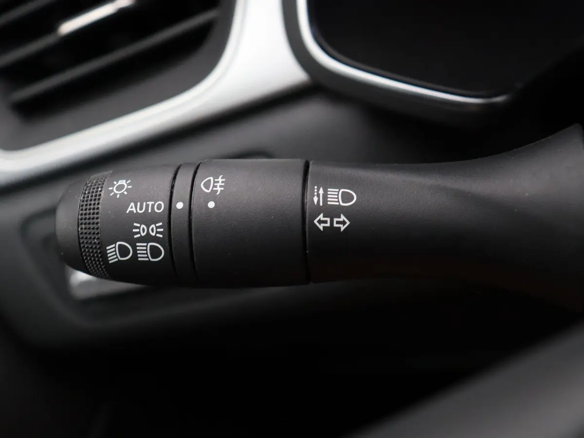 1.6 E-Tech Hybrid 145 Techno | Automaat | Climate control | Achteruitrijcamera | Cruise control |