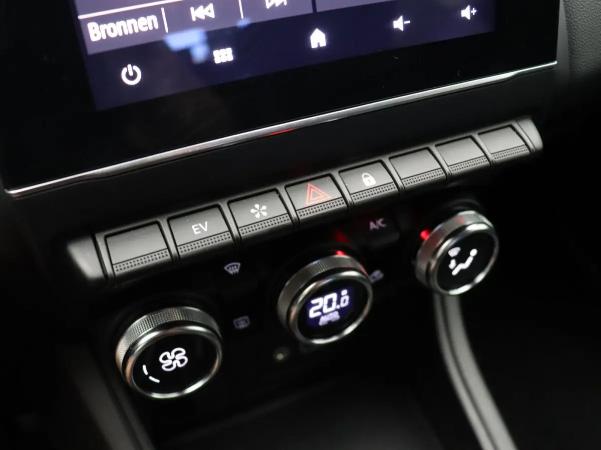 1.6 E-Tech Hybrid 145 Techno | Automaat | Climate control | Achteruitrijcamera | Cruise control |