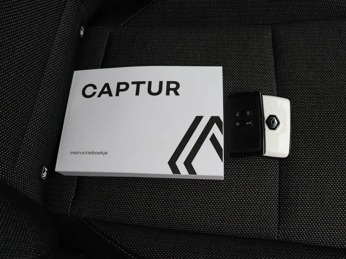 1.6 E-Tech Hybrid 145 Techno | Automaat | Climate control | Achteruitrijcamera | Cruise control |