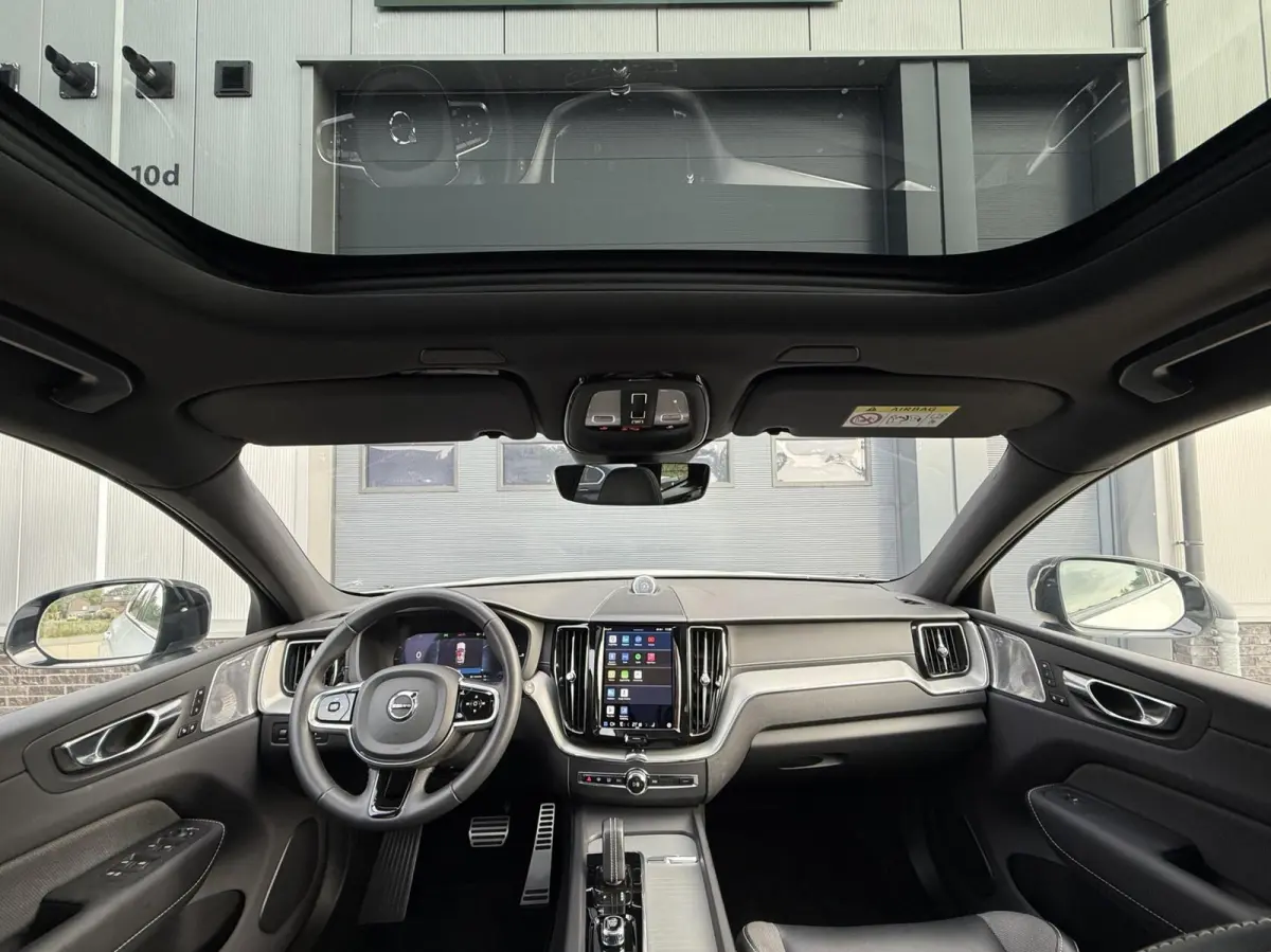 2.0 T8 AWD R-Design|Facelift|Lucht|B&W|Pano|22''