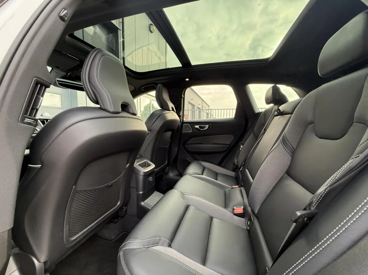 2.0 T8 AWD R-Design|Facelift|Lucht|B&W|Pano|22''