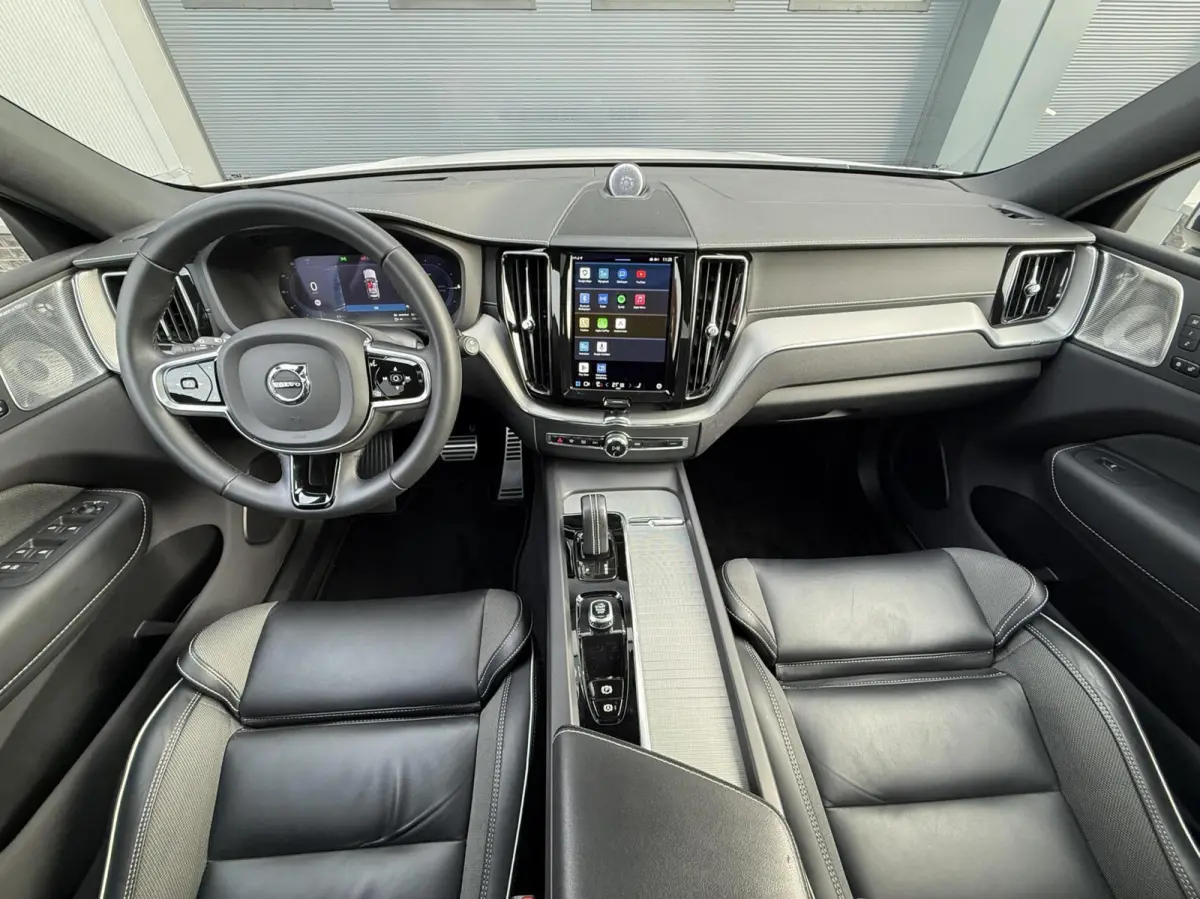 2.0 T8 AWD R-Design|Facelift|Lucht|B&W|Pano|22''