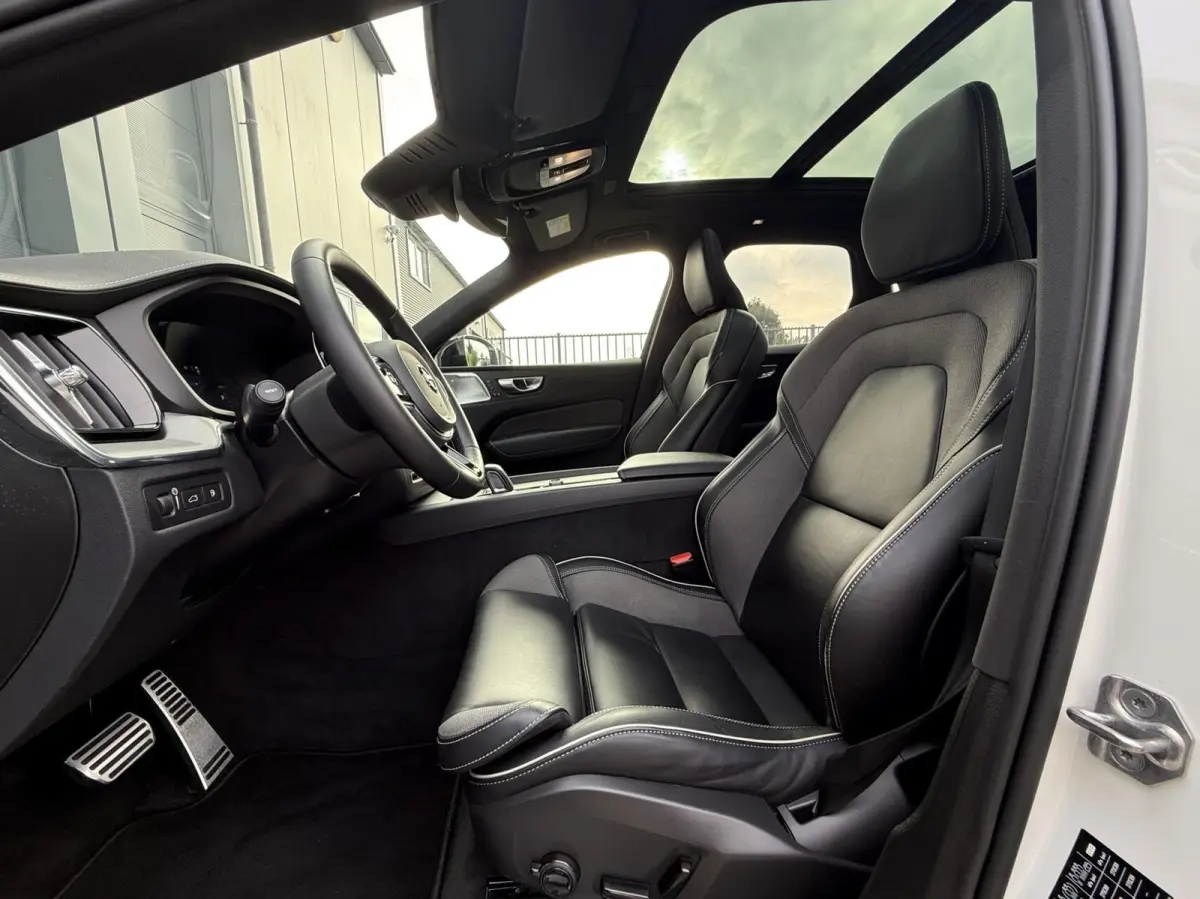 2.0 T8 AWD R-Design|Facelift|Lucht|B&W|Pano|22''