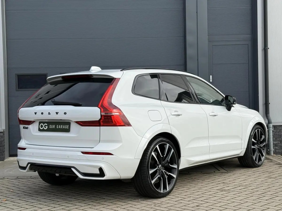 2.0 T8 AWD R-Design|Facelift|Lucht|B&W|Pano|22''