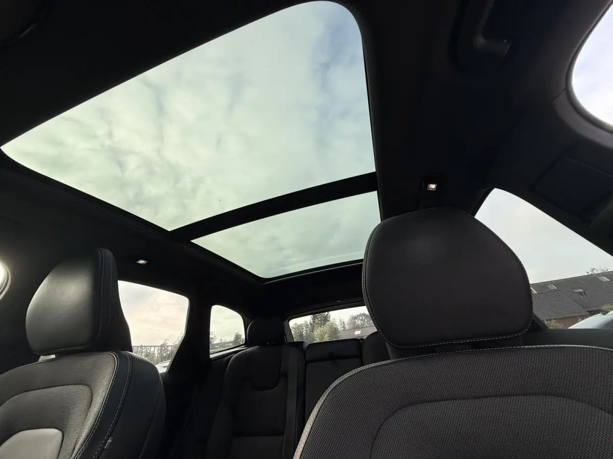 2.0 T8 AWD R-Design|Facelift|Lucht|B&W|Pano|22''