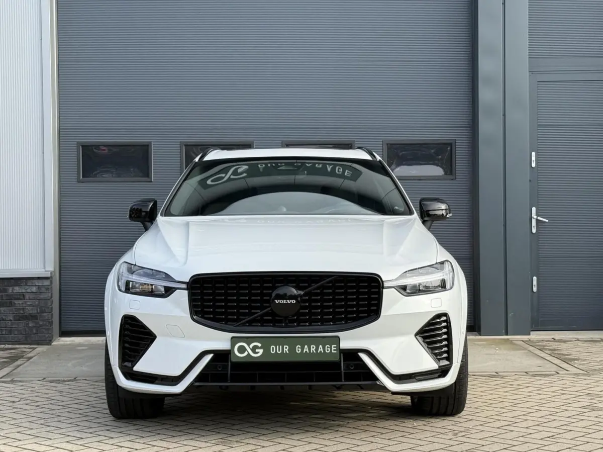 2.0 T8 AWD R-Design|Facelift|Lucht|B&W|Pano|22''